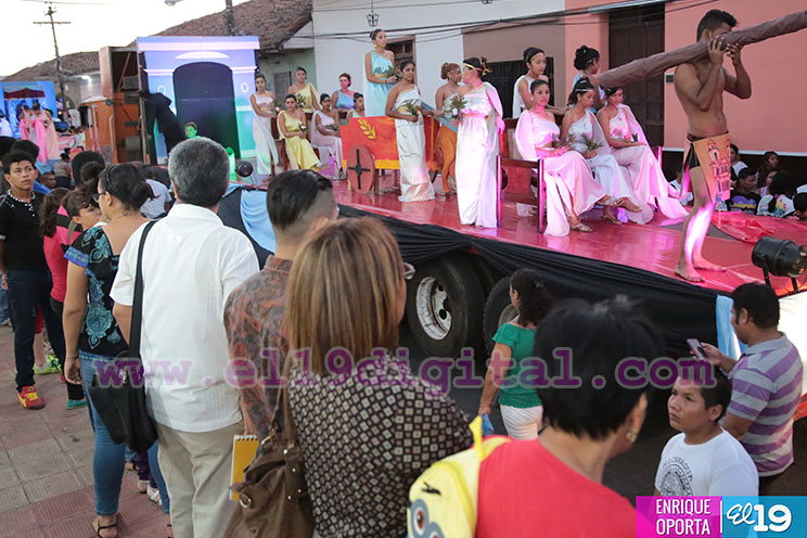 Espectacular y mágico desfile de Musas Darianas en León
