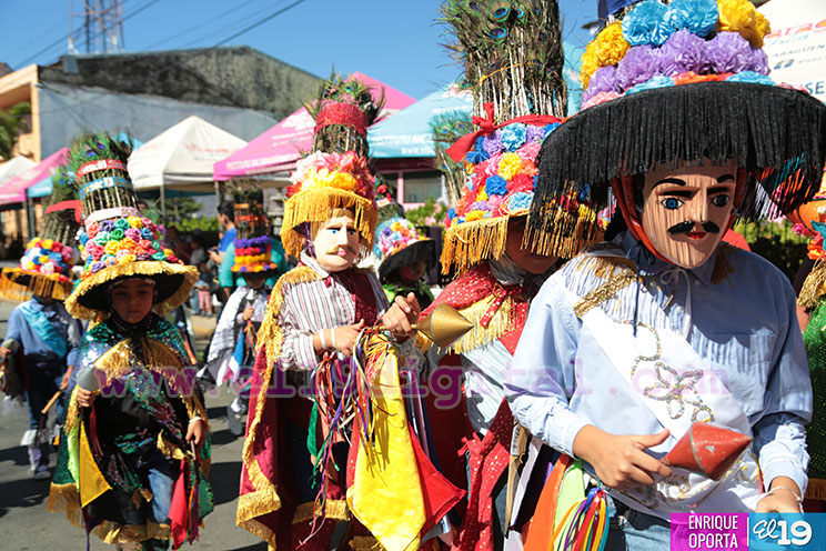 Agitado ‘Tope de los Santos’ enciende el fervor popular durante las fiestas patronales de Diriamba