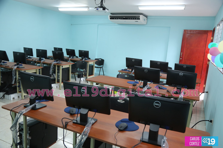 Ticuantepe avanza en desarrollo tecnológico con instalación de moderna sala de videoconferencia