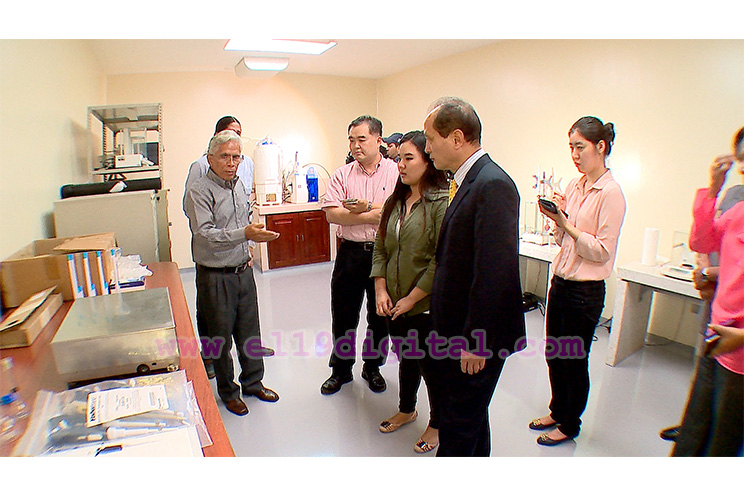 Delegación coreana visita laboratorios de universidades y del MIFIC
