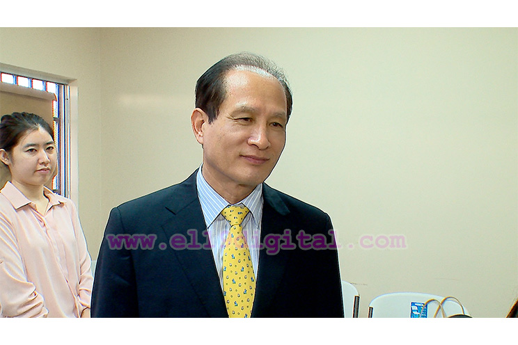 Delegación coreana visita laboratorios de universidades y del MIFIC