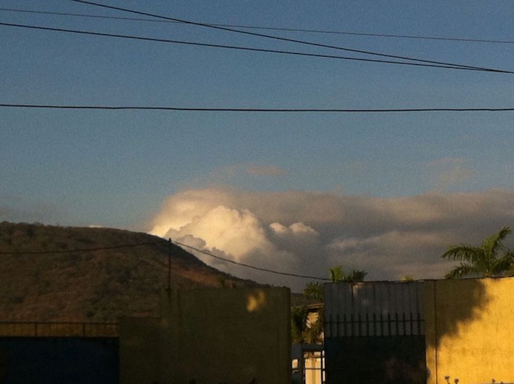 Volcán Masaya exhala abundantes gases