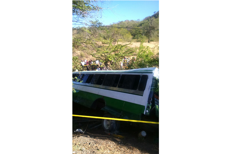 Seis muertos y más de 50 heridos en accidente de bus en carretera hacia Jinotega