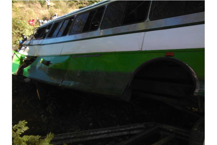 Seis muertos y más de 50 heridos en accidente de bus en carretera hacia Jinotega