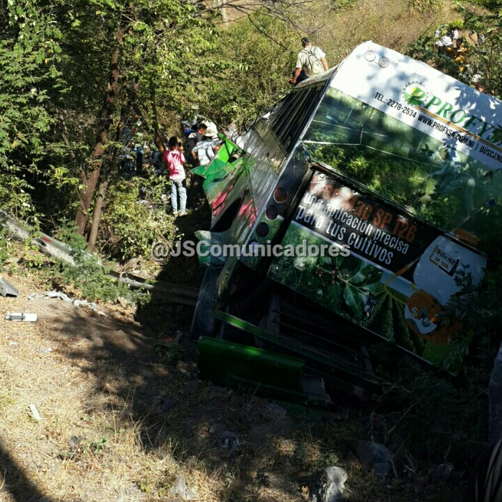 Seis muertos y más de 50 heridos en accidente de bus en carretera hacia Jinotega