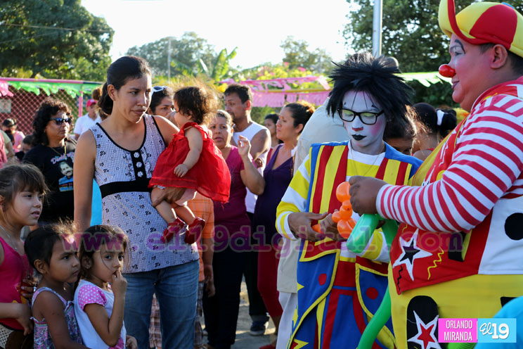 Inauguran mejoramiento de cancha y parque en el Distrito VII