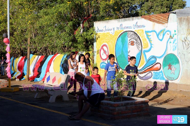 Inauguran mejoramiento de cancha y parque en el Distrito VII