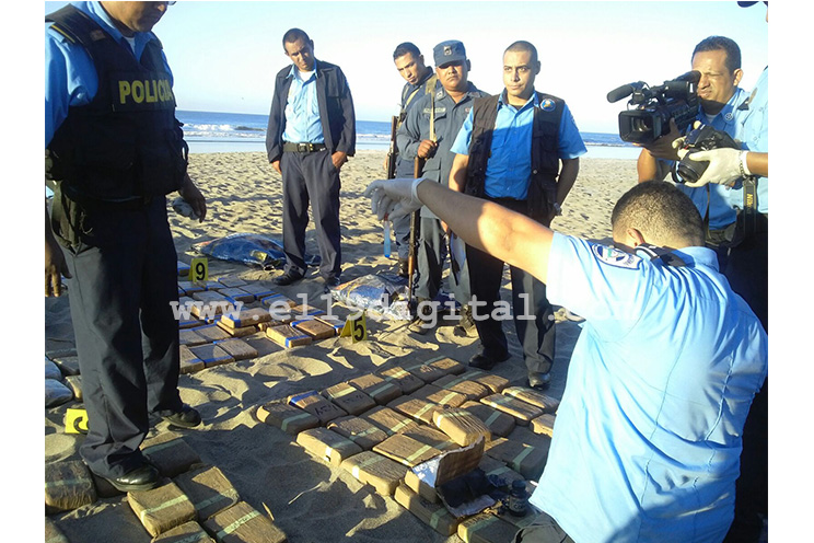 Fuerte incautación de droga en playas de Huehuete (FOTOS)