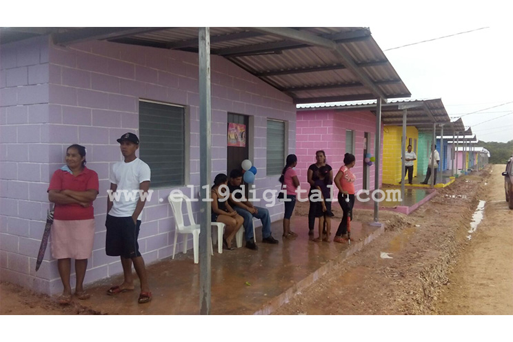 Familias de Bluefields inauguran Colonia 'Rubén Darío' y estrenan viviendas dignas