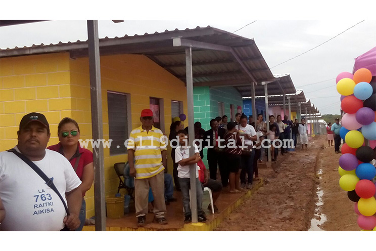 Familias de Bluefields inauguran Colonia 'Rubén Darío' y estrenan viviendas dignas