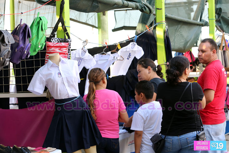 Continúa con éxito Feria Escolar del MEFCCA