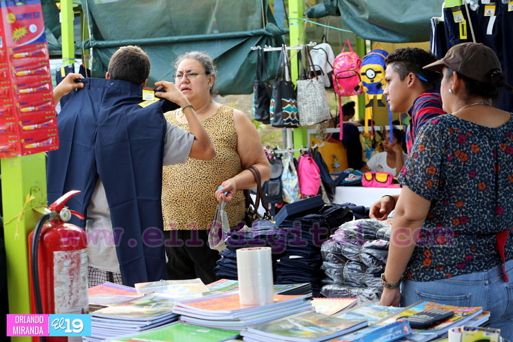 Continúa con éxito Feria Escolar del MEFCCA