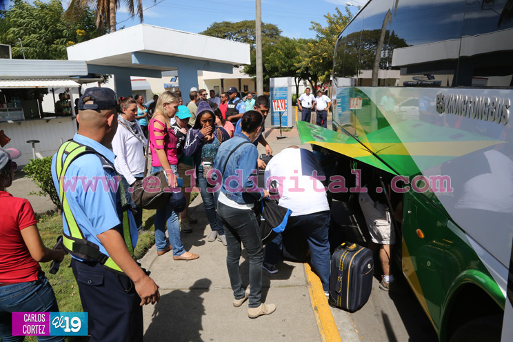 Arriban a Managua sobrevivientes del trágico naufragio en Corn Island
