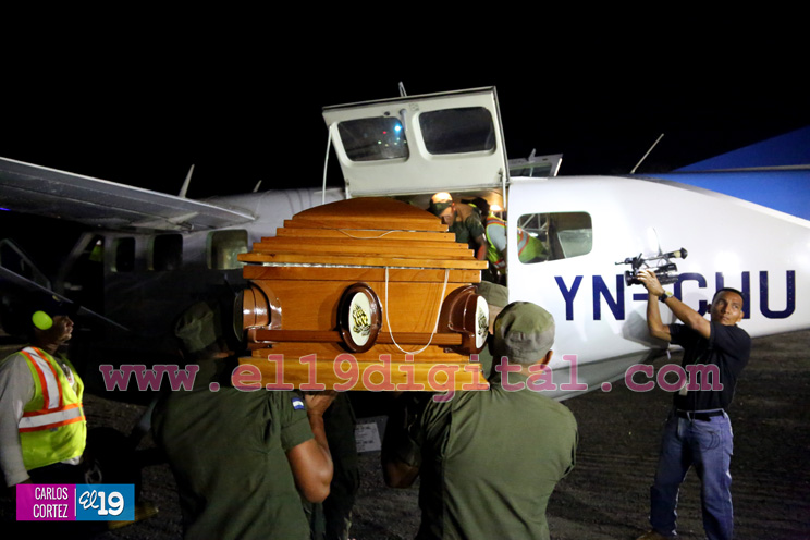 Llegan a Costa Rica sobrevivientes y 9 cuerpos tras naufragio en Nicaragua