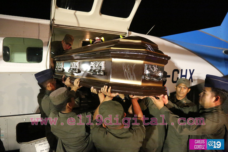 Llegan a Costa Rica sobrevivientes y 9 cuerpos tras naufragio en Nicaragua