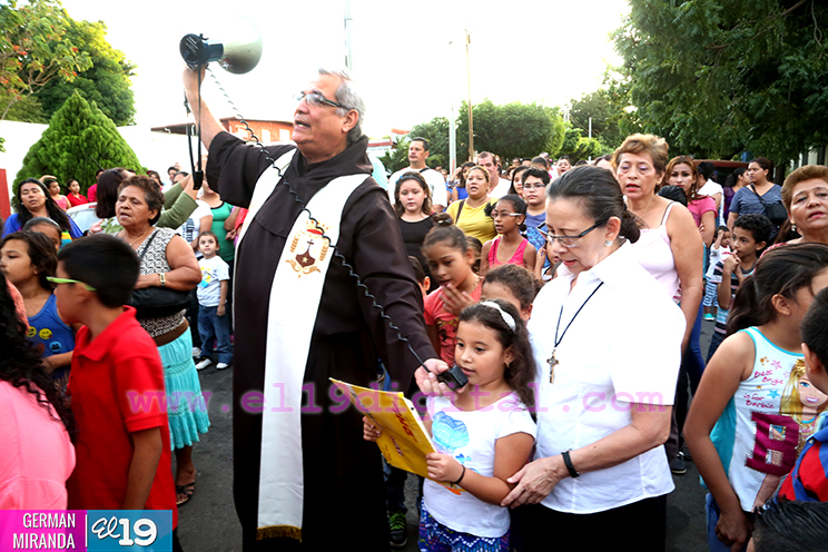 Feligreses de Managua celebran al Niño Jesús de Praga