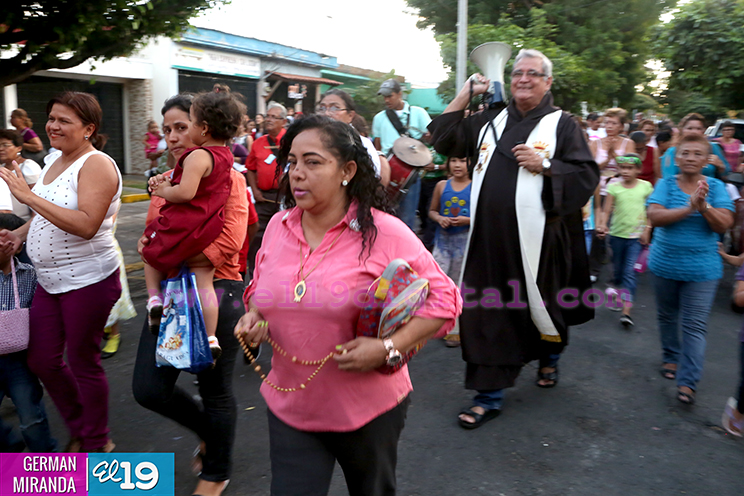 Feligreses de Managua celebran al Niño Jesús de Praga