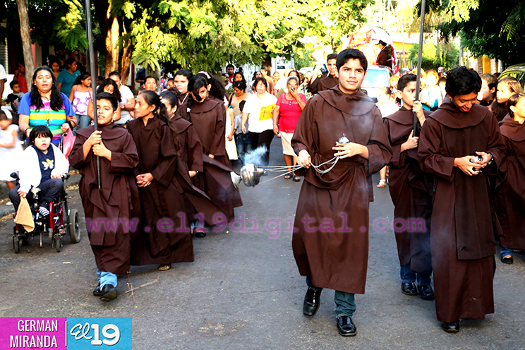 Feligreses de Managua celebran al Niño Jesús de Praga