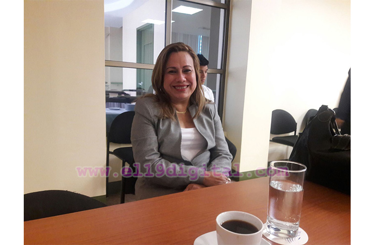 Compañera Norma Moreno es recibida por Comisión Especial Constitucional