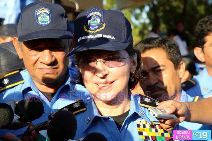 Policía Nacional entrega bono escolar a hij@s de policías