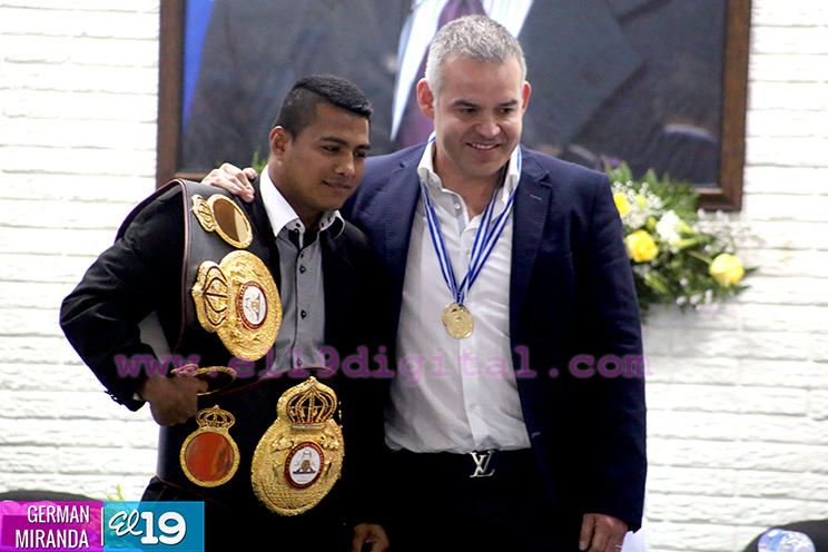 Alcaldía de Managua distingue con ‘Orden Alexis Argüello’ a Presidente de la AMB