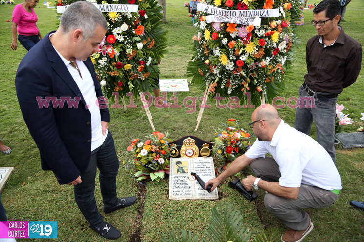 Presidente de la AMB rinde homenaje a la gloria del boxeo Alexis Argüello 