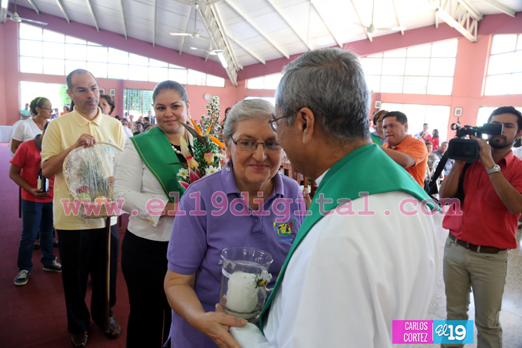 Padre Antonio Castro celebra 45 años de vida sacerdotal al lado del pueblo