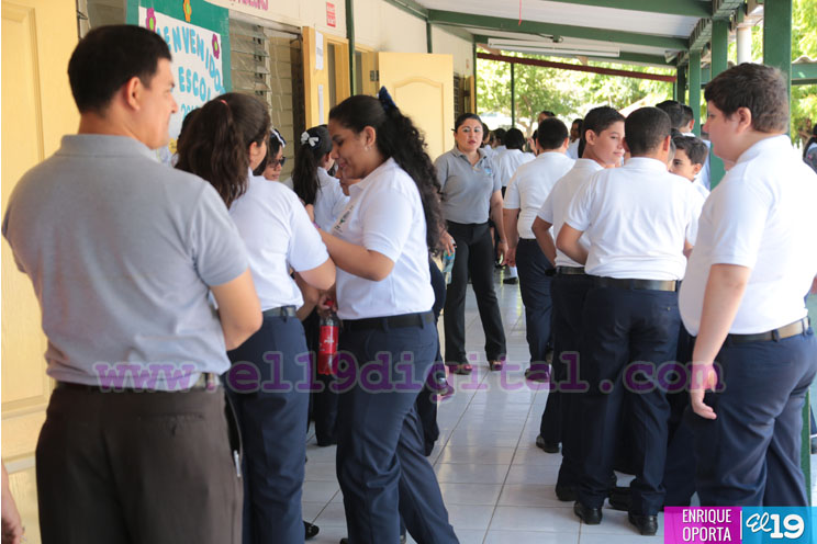Colegios privados inician año lectivo 2016