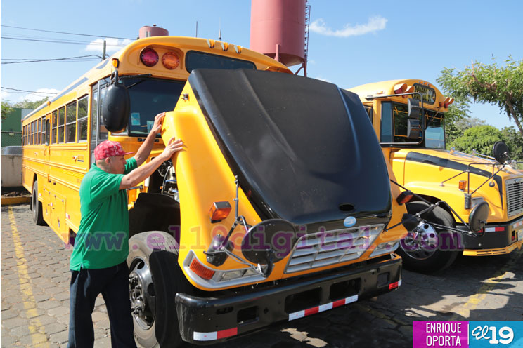 Conductores del transporte escolar destacan medida de instalar GPS en autobuses