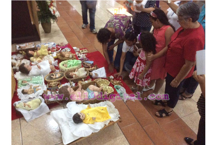 Celebran Día de Candelaria y Presentación del Niño Jesús en el Templo 