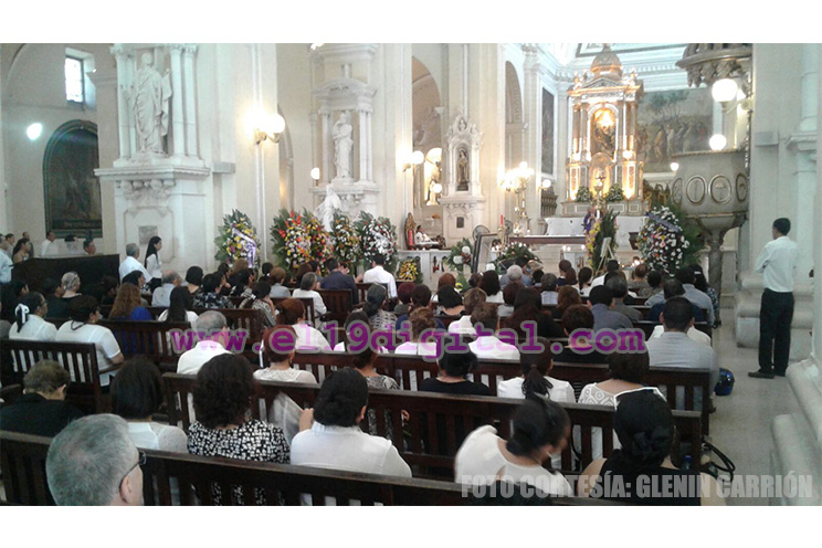 Familiares y amigos despiden restos mortales de "Chepito" Esquivel en León