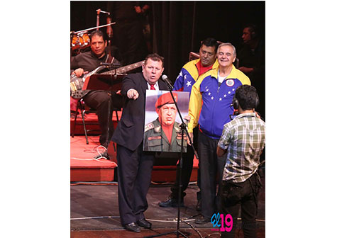 Rinden homenaje al comandante Chávez