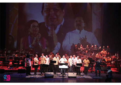 Rinden homenaje al comandante Chávez