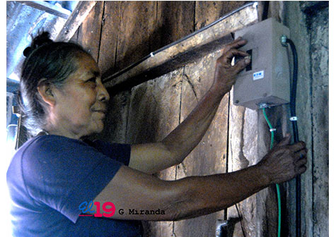 Población de comunidades rurales de La Concepción contentas con nuevo servicio eléctrico
