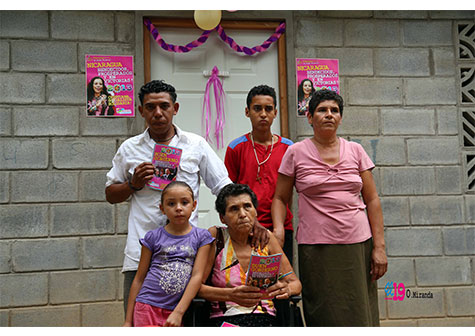 Familias de Las Cañas y la Montañita reciben felices viviendas del gobierno