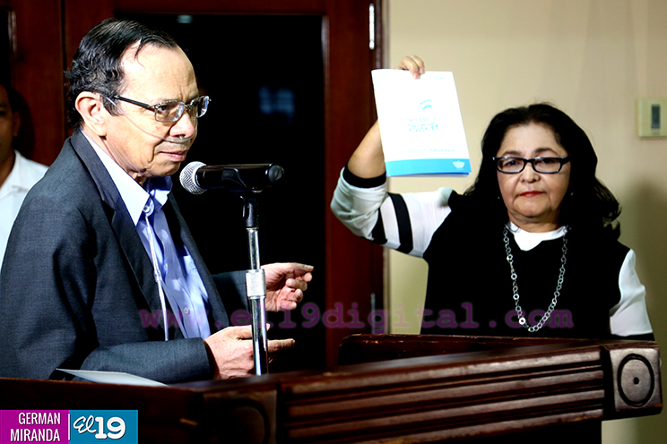 Asamblea Nacional hace entrega de Constitución Amigable al pueblo nicaragüense