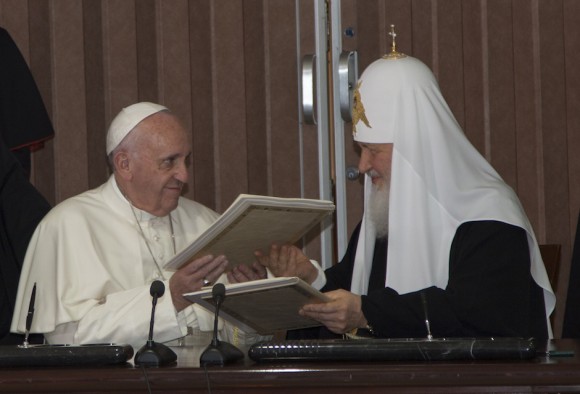 Papa y Patriarca ruso piden fin de la violencia y el terrorismo	