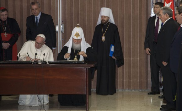 Papa y Patriarca ruso piden fin de la violencia y el terrorismo	