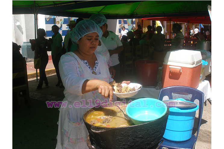 Con amor a Nicaragua, leoneses disfrutan en familia de la Feria de las Sopas