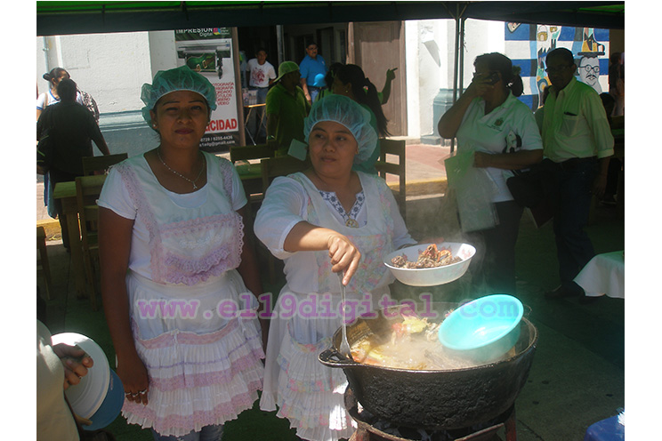 Con amor a Nicaragua, leoneses disfrutan en familia de la Feria de las Sopas