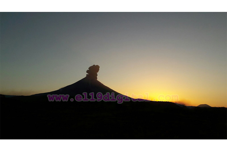 Volcán Momotombo registra su cuarta explosión del día