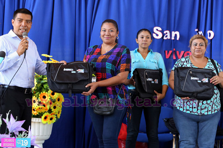 Estudiantes nicaragüenses honran legado del General Augusto C. Sandino