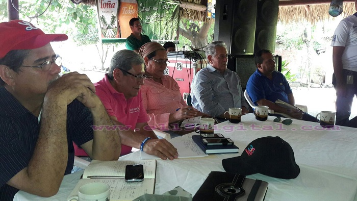 Gobierno Sandinista informa a familias de Momotombo sobre situación del volcán y reitera que estén atentas