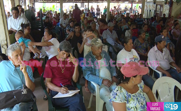 Gobierno Sandinista informa a familias de Momotombo sobre situación del volcán y reitera que estén atentas