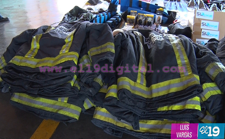 Bomberos en Acción de Valencia entregan equipos de rescate al cuerpo de Bomberos de Nicaragua