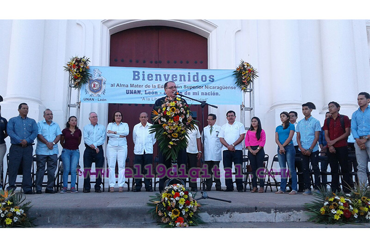 Dan bienvenida 2016 a estudiantes de la UNAN-León