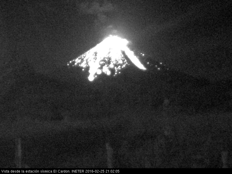 Momotombo continúa con su actividad eruptiva