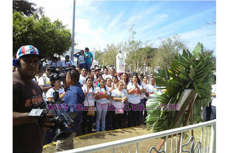 Pueblo nicaragüense rinde homenaje al Comandante Camilo Ortega Saavedra