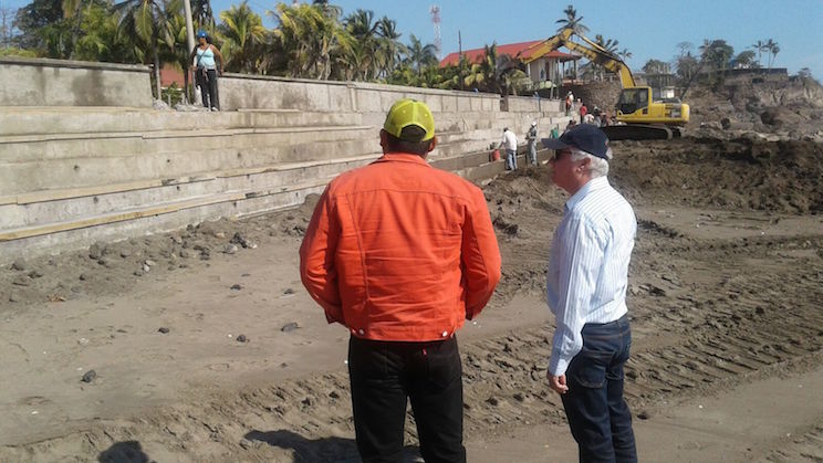 Nuevo malecón de Poneloya en su última etapa de construcción