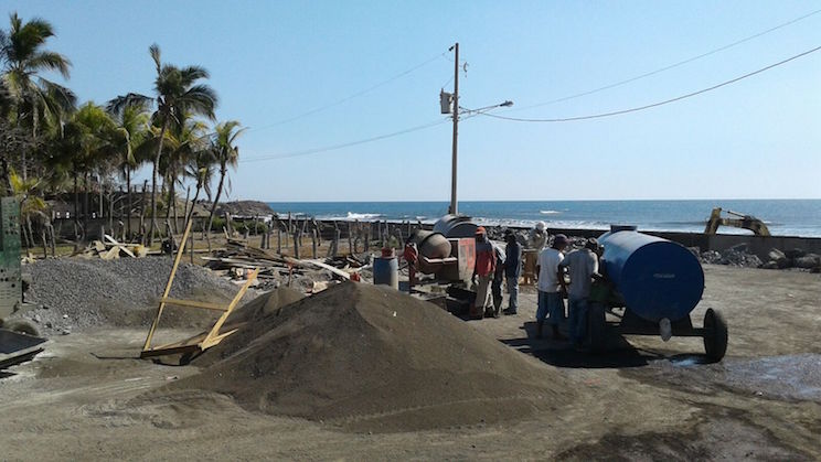 Nuevo malecón de Poneloya en su última etapa de construcción